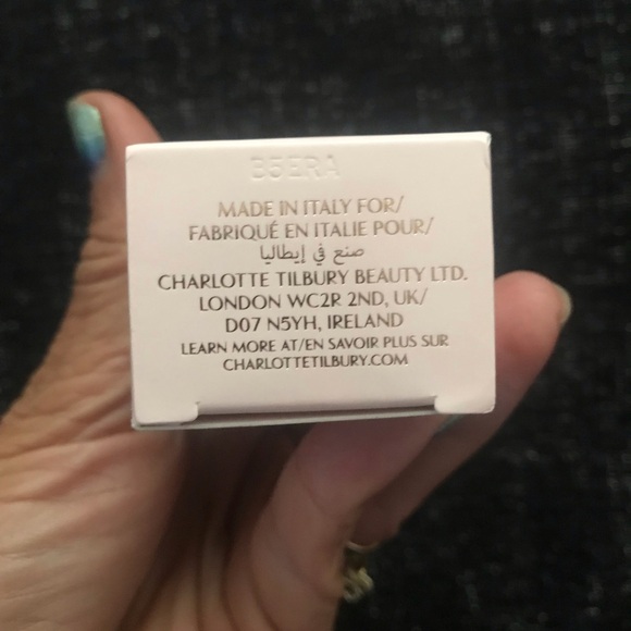 Charlotte Tilbury Airbrush Flawless Foundation - 15 Neutral - Picture 5 of 6